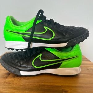 Nike Men's Black & Neon Green Indoor Soccer Cleats